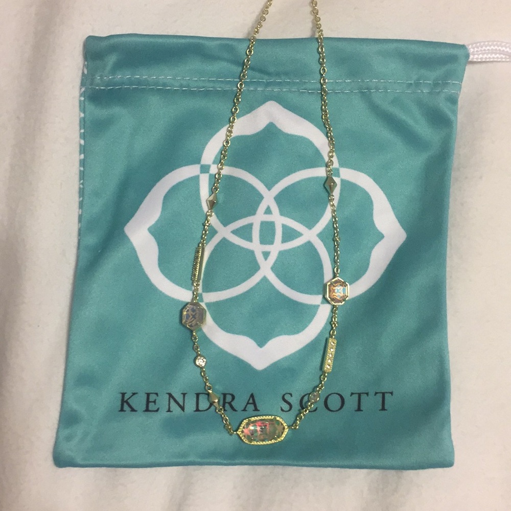 Gold Kendra Scott Maddie choker necklace